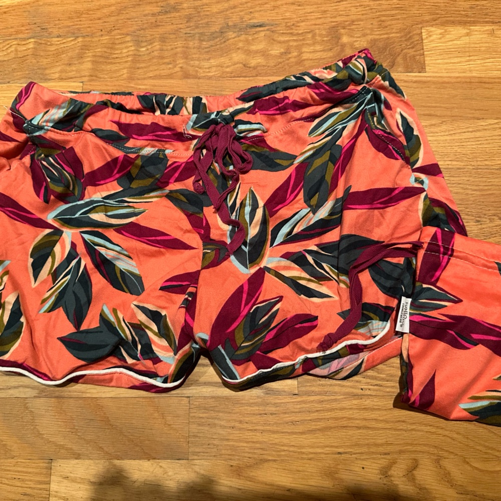 Women's Leaf Print Pajama Shorts
